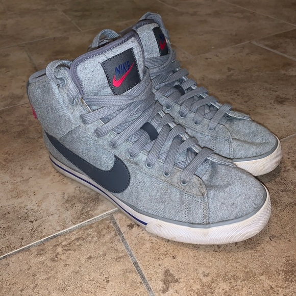Nike Shoes - Classic Nike High Top Shoes